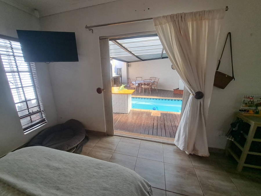 To Let 3 Bedroom Property for Rent in Safari Gardens North West